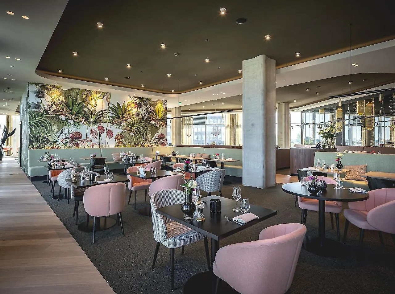 Van der Valk Hotel Amsterdam Zuidas -Rai 4*,